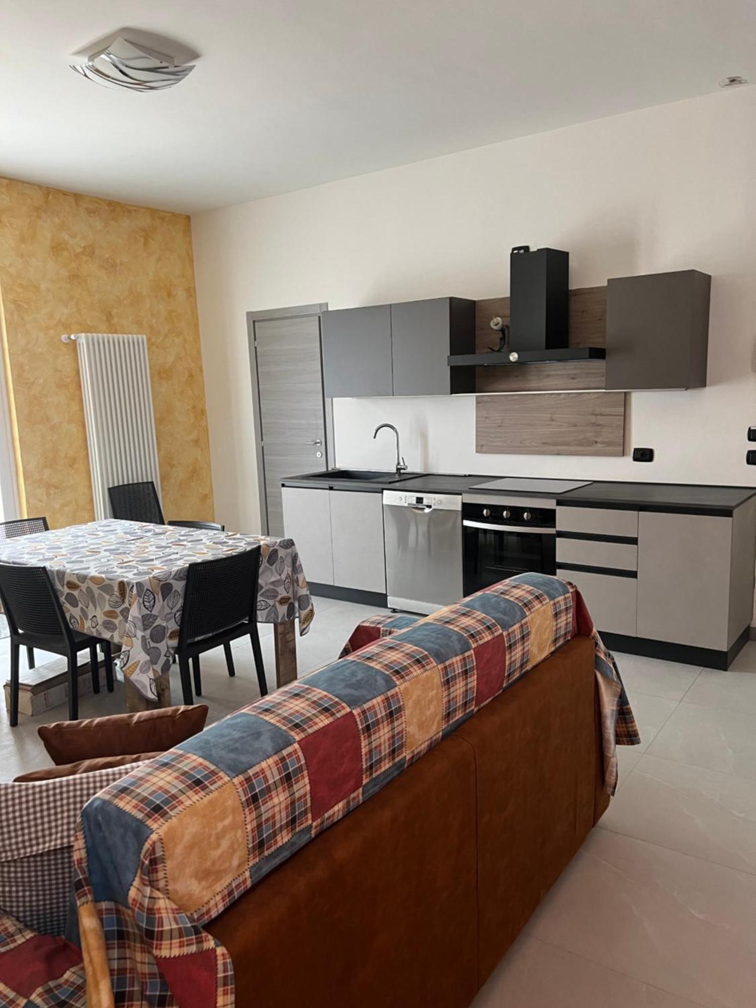 Casa Caselle Appartament Indipende 100Mq 2 Stanze 2 Bagni E Cucina Exteriör bild